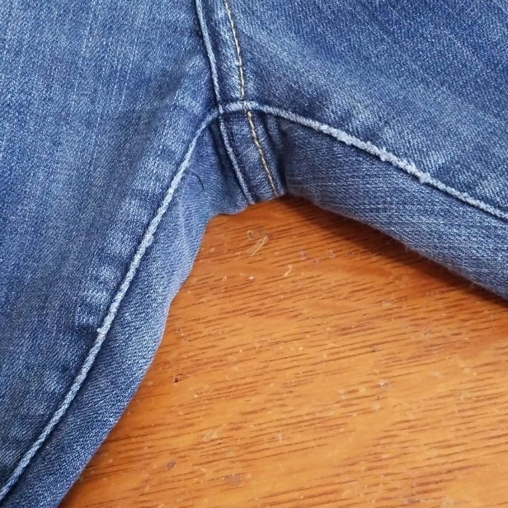 Kenneth Cole Skinny Jeans - Picture 7 of 7